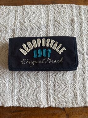 Vintage Aeropostale Navy Blue Wallet with White and Teal Embroidery